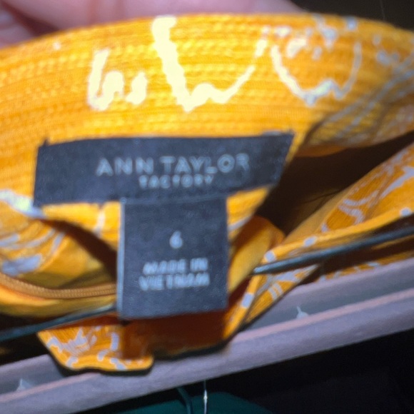 Ann Taylor A line skirt - Picture 4 of 4